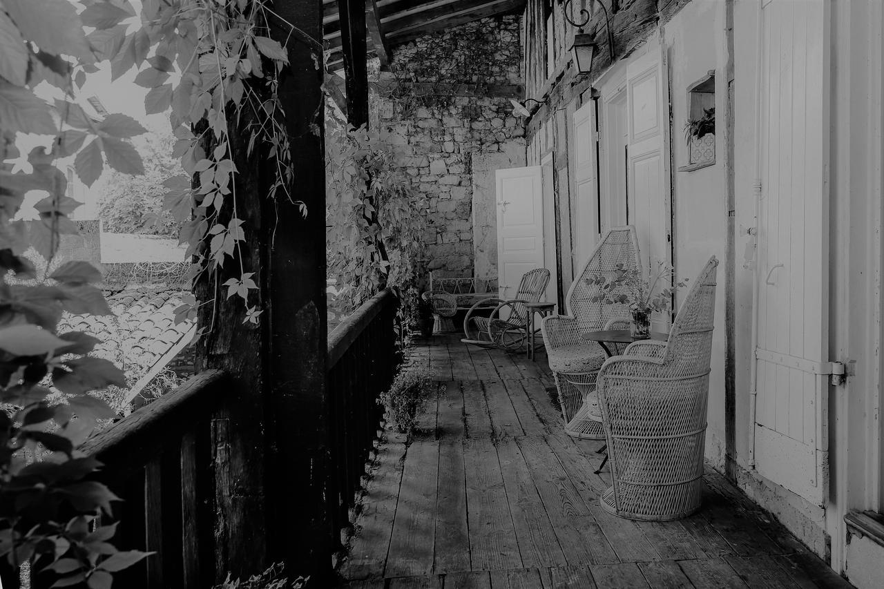 La Maison Bleue Villereal Exterior photo