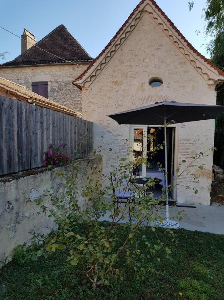 La Maison Bleue Villereal Exterior photo